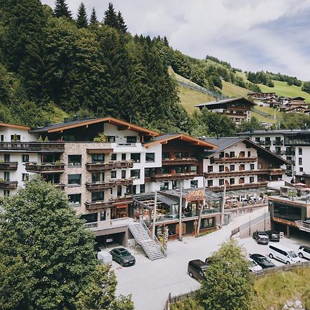 Thomsn Central Hotel & Appartements Saalbach-Hinterglemm Extérieur photo