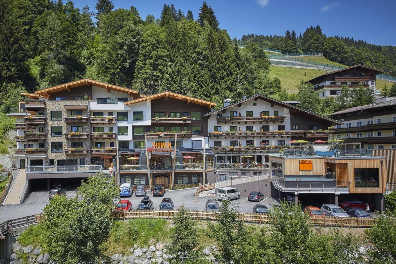 Thomsn Central Hotel & Appartements Saalbach-Hinterglemm Extérieur photo