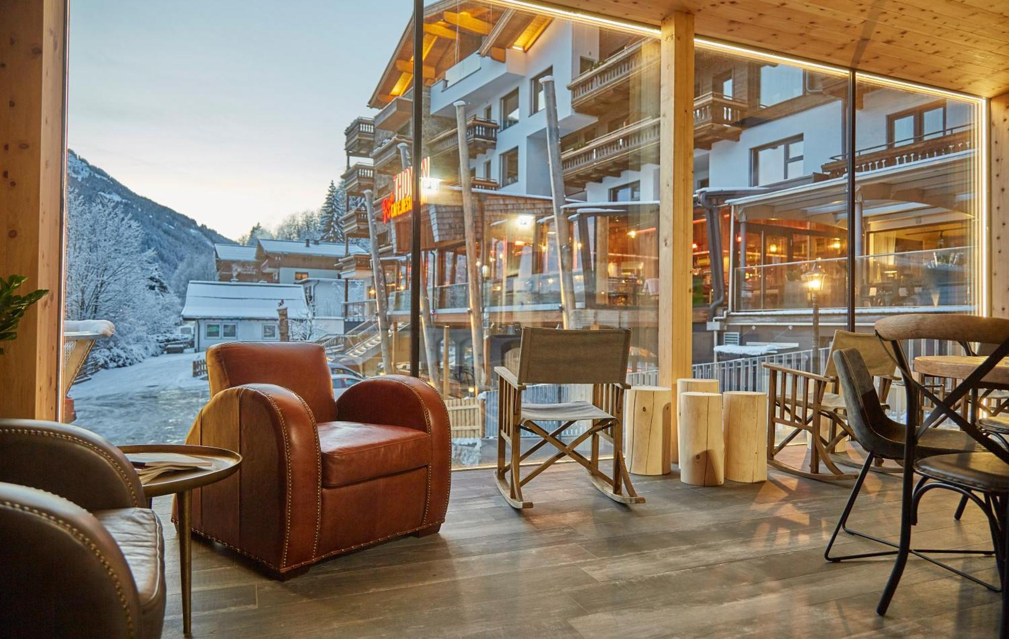 Thomsn Central Hotel & Appartements Saalbach-Hinterglemm Extérieur photo