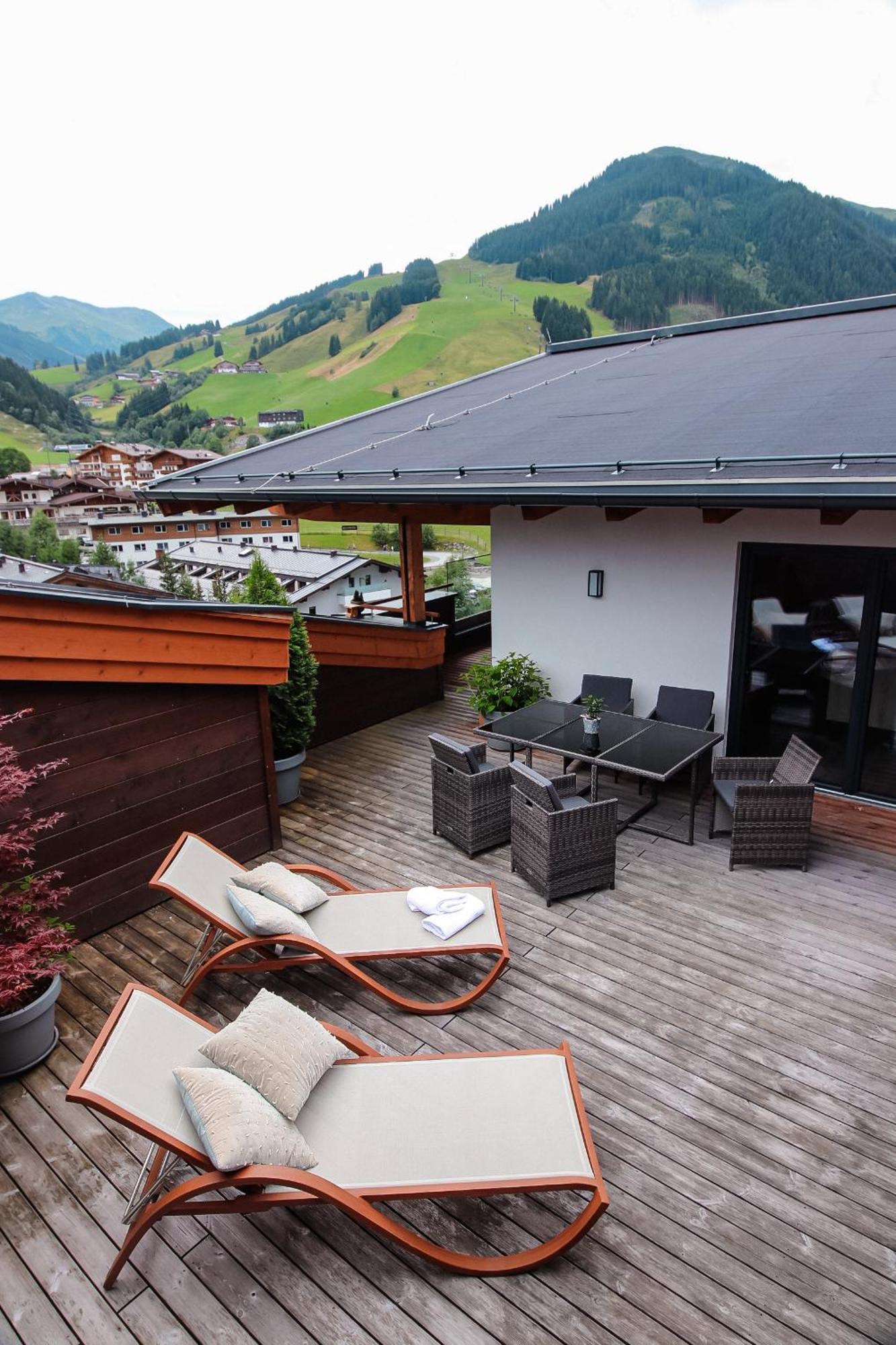 Thomsn Central Hotel & Appartements Saalbach-Hinterglemm Extérieur photo