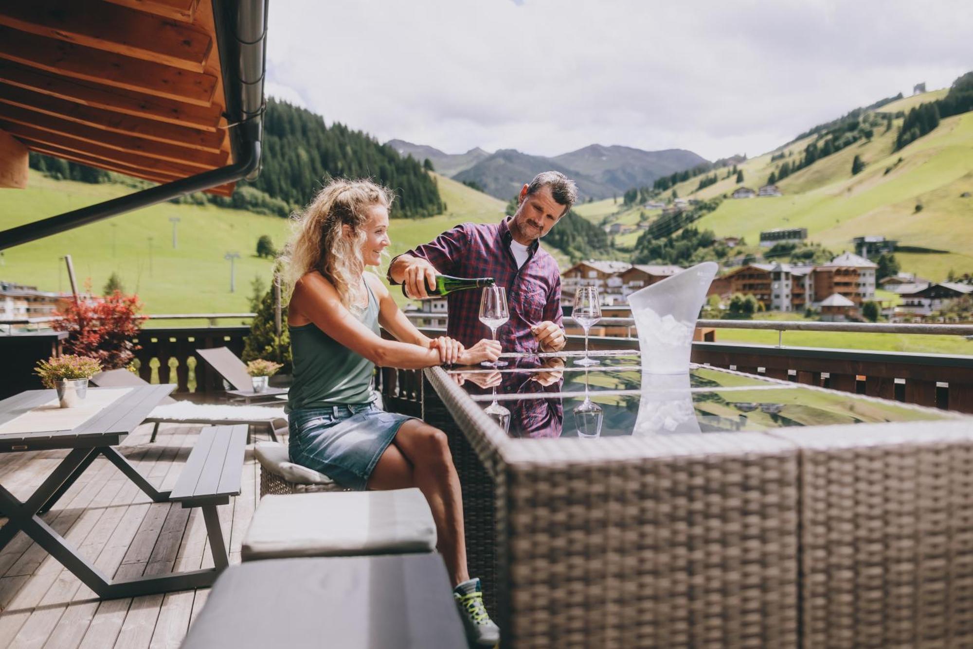 Thomsn Central Hotel & Appartements Saalbach-Hinterglemm Extérieur photo