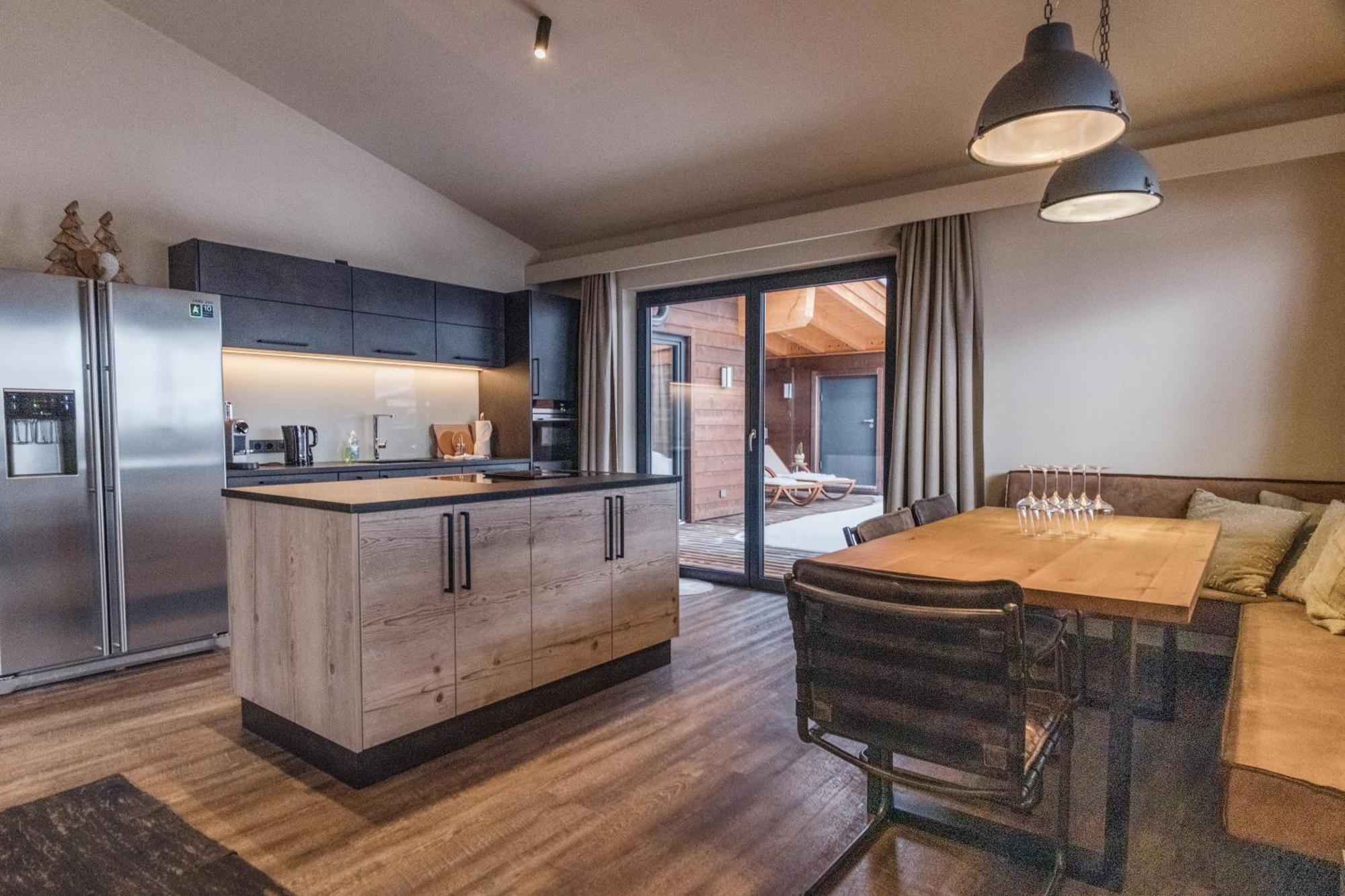 Thomsn Central Hotel & Appartements Saalbach-Hinterglemm Extérieur photo