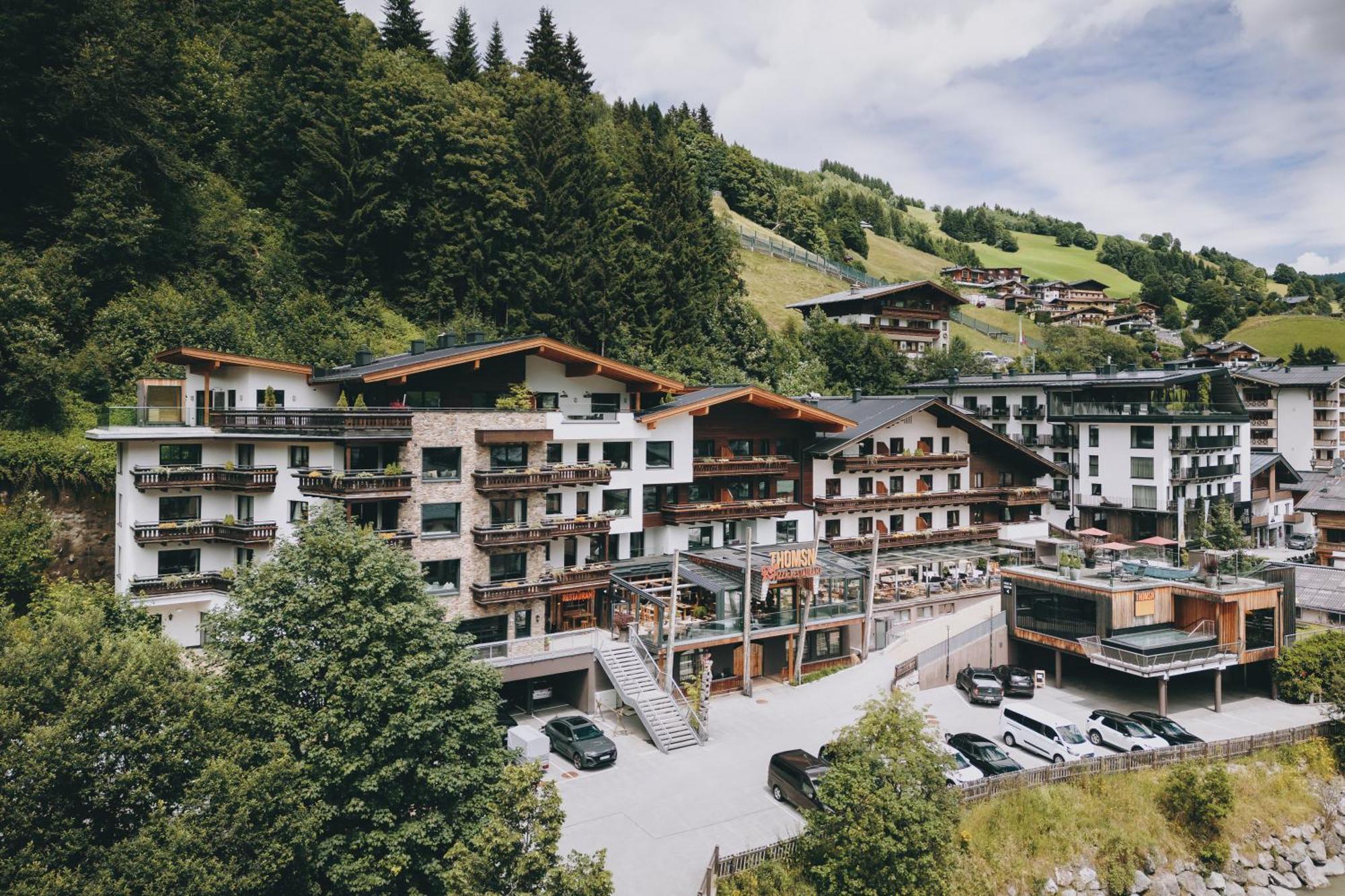 Thomsn Central Hotel & Appartements Saalbach-Hinterglemm Extérieur photo
